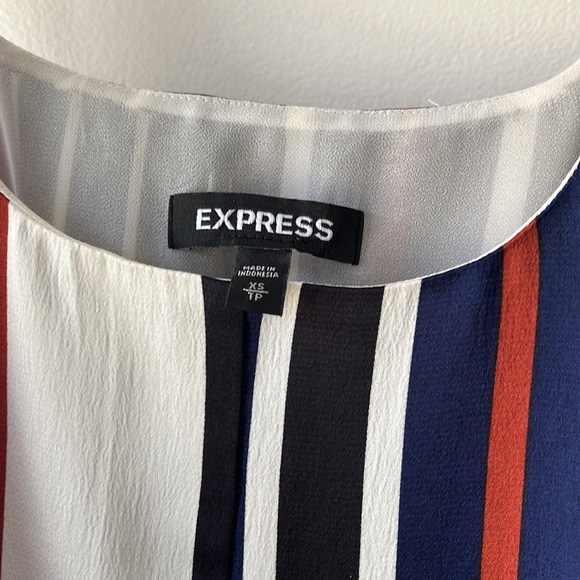 Express Top - Picture 2 of 5
